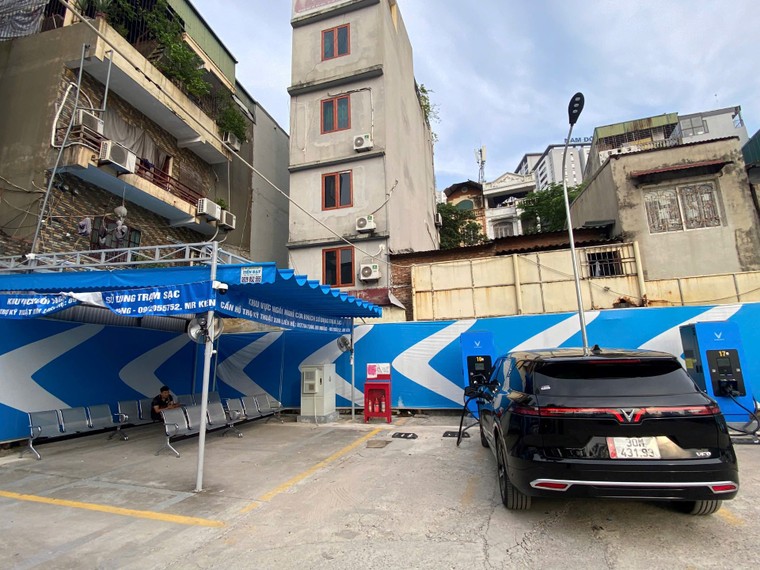 Người dùng chia sẻ về trạm sạc bến xe Giáp Bát: 40 cổng 120 kW, nằm ngay cửa ngõ phía Nam Hà Nội ảnh 3