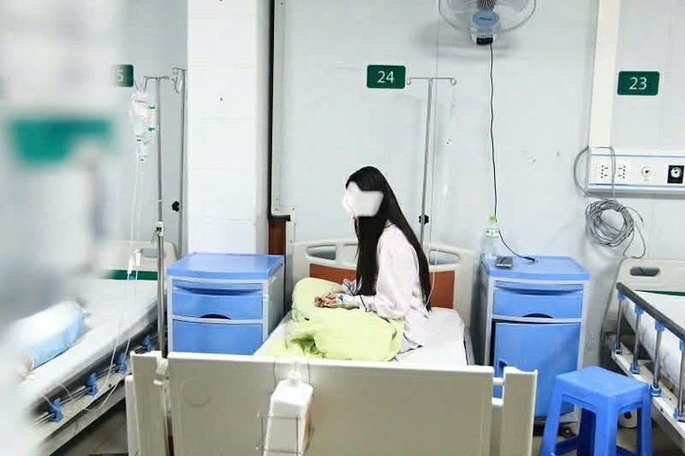 Sử dụng bóng cười liên tục, cô gái 23 tuổi bị liệt yếu tứ chi ảnh 1