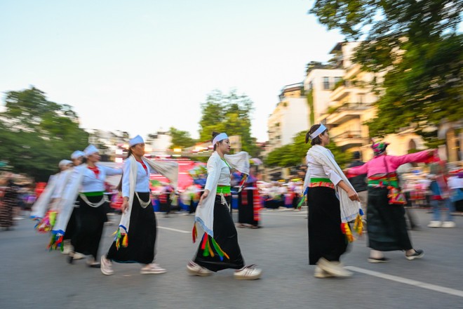 Bảo tồn và phát huy văn hóa dân tộc: Khơi dậy ý thức gìn giữ bản sắc ảnh 4