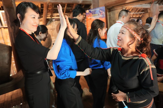 Bảo tồn và phát huy văn hóa dân tộc: Khơi dậy ý thức gìn giữ bản sắc ảnh 3