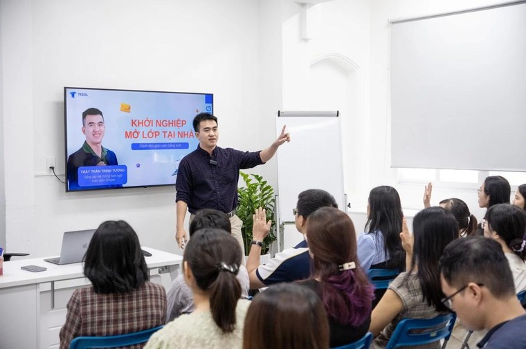 Giáo viên thời AI: TESOL Simple Education giải bài toán "công nghệ hỗ trợ hay thay thế con người?" ảnh 2