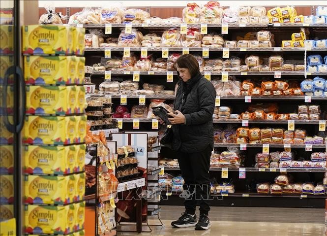 Vì sao người Mỹ thấy nền kinh tế xấu đi dù thu nhập đang tăng? ảnh 1