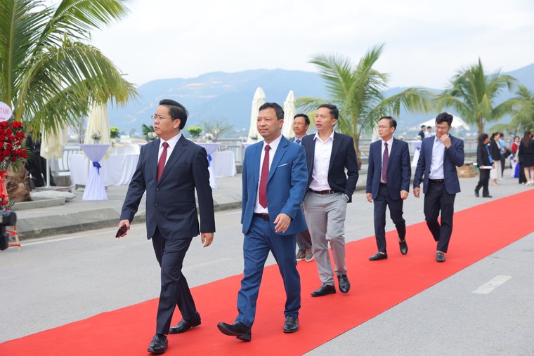 Khánh thành Tổ hợp du lịch, nghỉ dưỡng và giải trí Crystal Holidays Harbour Vân Đồn ảnh 3