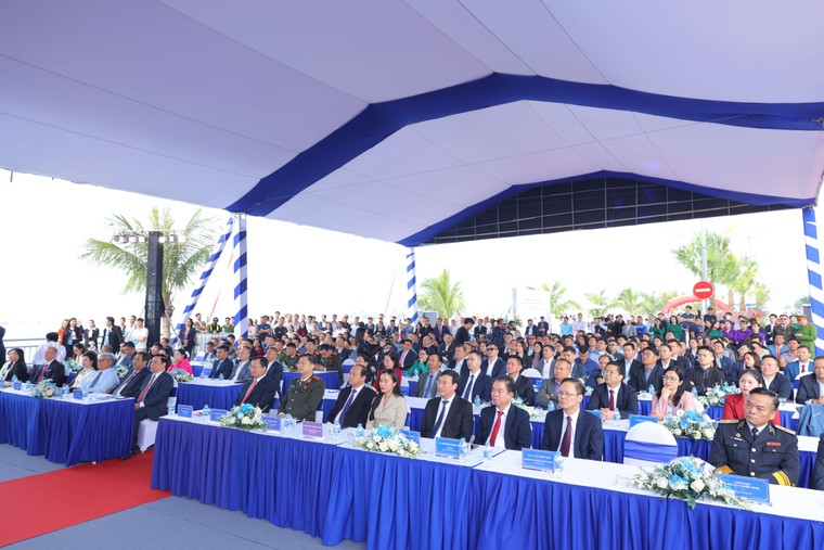 Khánh thành Tổ hợp du lịch, nghỉ dưỡng và giải trí Crystal Holidays Harbour Vân Đồn ảnh 1