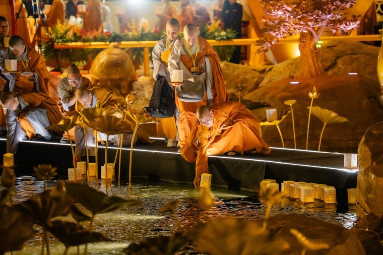 Núi Bà Đen, Tây Ninh tổ chức Lễ an vị Tôn tượng Đức Phật Câu Na Hàm Mâu Ni ảnh 3