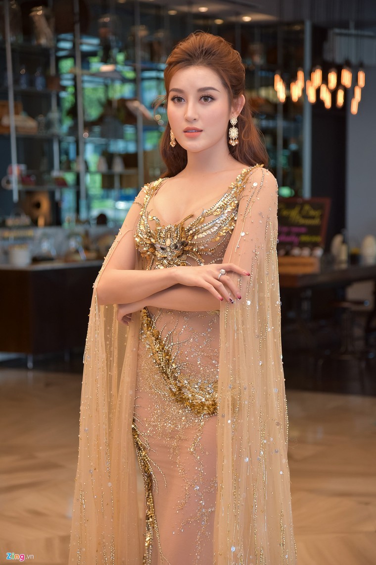 Đỗ Mỹ Linh, Huyền My đọ sắc Hoa hậu đẹp nhất thế giới ở Sài Gòn ảnh 6