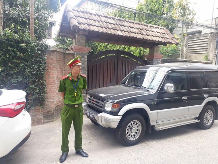 Khám nhà 2 cựu Chủ tịch Đà Nẵng Trần Văn Minh, Văn Hữu Chiến ảnh 4