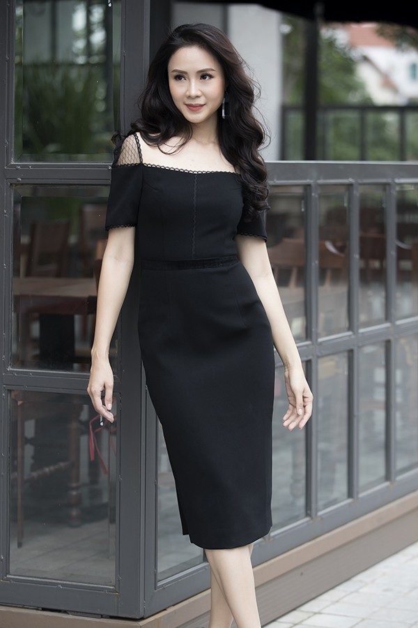 10 mẫu váy công sở hợp mốt cho nàng đón hè ảnh 7