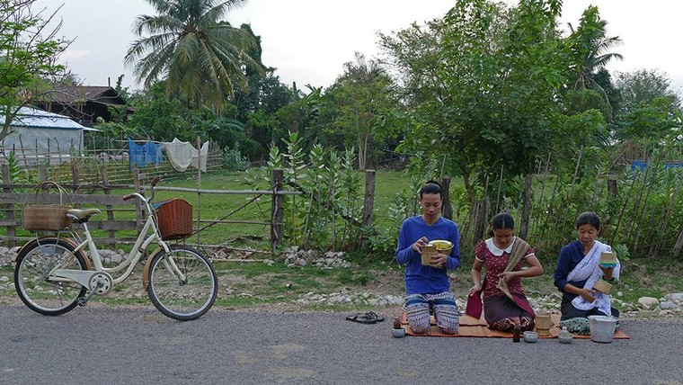 Hình ảnh đẹp mỗi sáng trên khắp đất nước Lào ảnh 2