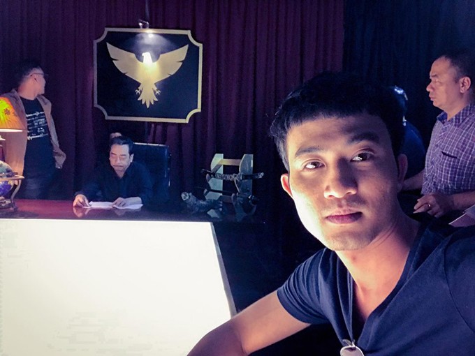 Việt Anh hóa trang be bét máu ở hậu trường 'Người phán xử' ngoại truyện ảnh 3
