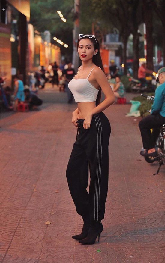 Sao Việt chuộng sắc trắng trong mùa oi nồng ảnh 4