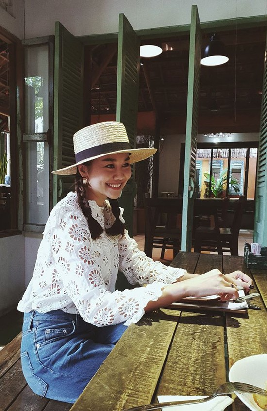 Sao Việt chuộng sắc trắng trong mùa oi nồng ảnh 2