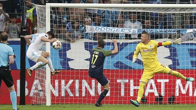 Xem màn trình diễn cuối cùng ở đấu trường châu Âu trên sân Emirates của HLV Wenger ảnh 8