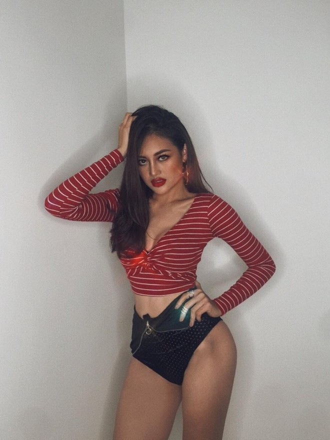 Vẻ bốc lửa của bạn diễn đóng cảnh nóng với Trần Bảo Sơn ảnh 4