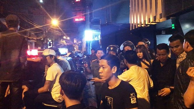 Bên trong quán bar Sài Gòn bị đột kích phát hiện dân chơi phê ma tuý ảnh 7