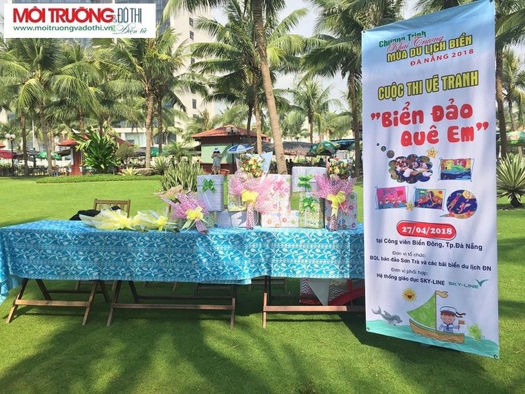 Chùm ảnh: Hơn 100 học sinh thi vẽ tranh “Biển đảo quê em” ở Đà Nẵng ảnh 4