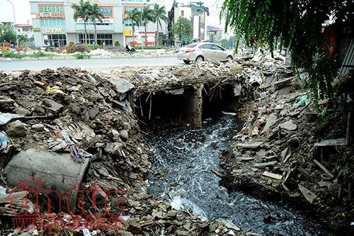 Sống mòn bên những dòng kênh chết giữa Thủ đô ảnh 2