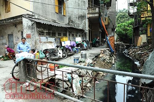 Sống mòn bên những dòng kênh chết giữa Thủ đô ảnh 10