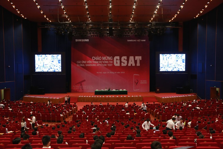 4.000 kĩ sư và cử nhân đại học thi đấu cam go vào Samsung ảnh 2