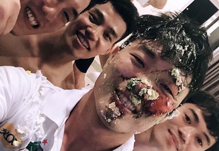 Xuân Trường bị cầu thủ HAGL 'chơi khăm' trong ngày sinh nhật ảnh 1