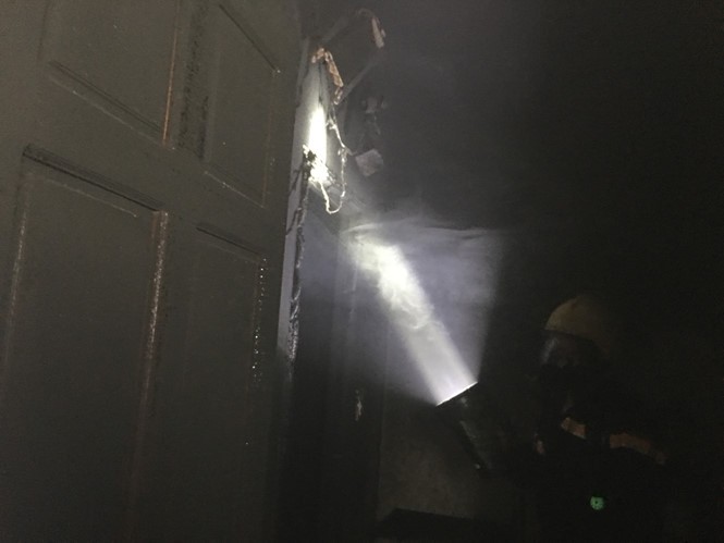 Du khách cứu 2 em nhỏ trong đám cháy: ‘Ai chứng kiến cũng sẵn sàng cứu’ ảnh 6