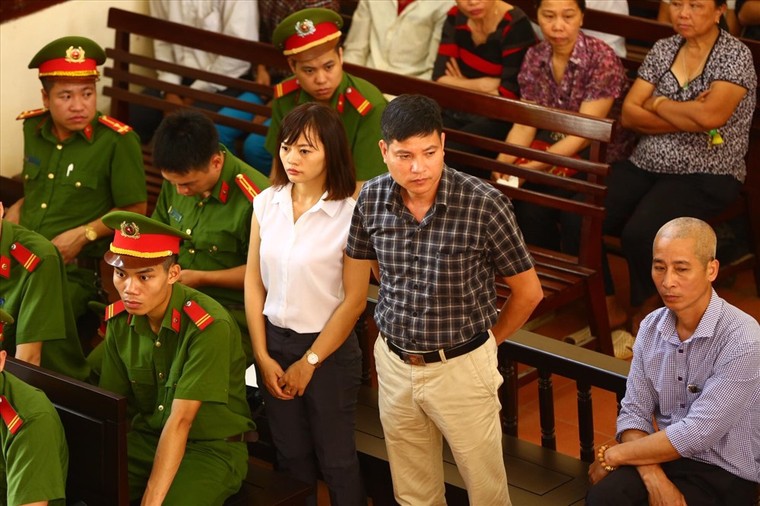 Hoãn phiên tòa sơ thẩm xét xử vụ tai biến chạy thận tại tỉnh Hòa Bình ảnh 4