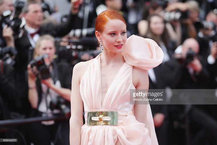 Giai nhân châu Á rực rỡ trên thảm đỏ khai mạc LHP Cannes ảnh 11