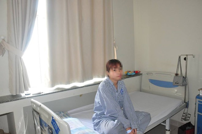 Lần đầu tiên mổ nội soi u xơ tuyến vú không để lại sẹo ảnh 1