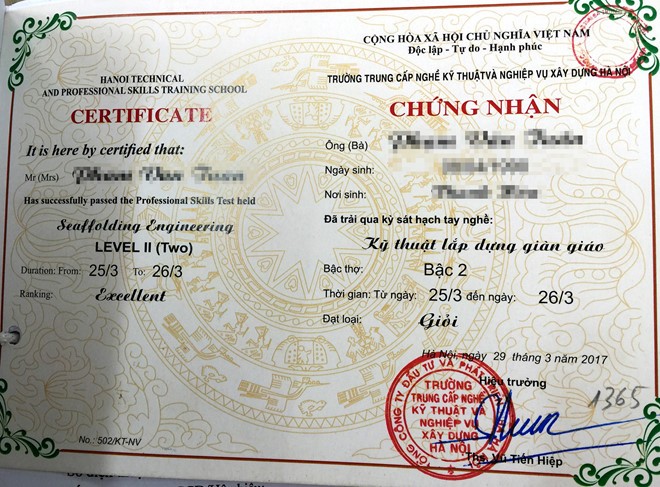 Khởi tố hiệu trưởng lừa bán chứng chỉ cho hàng trăm người ảnh 3