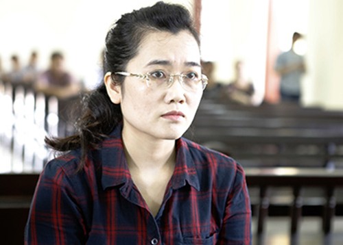 Hoãn xét xử kiều nữ ngân hàng chiếm đoạt 50 tỷ của khách VIP ảnh 1