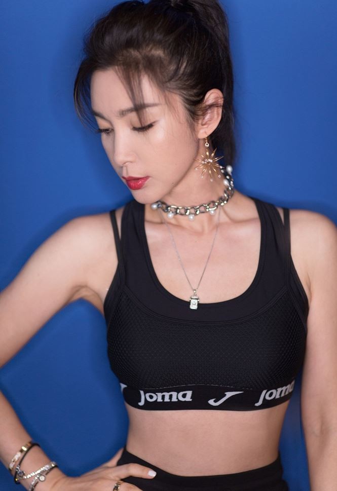 Sắc vóc quên tuổi của người đẹp U50 Lý Băng Băng ảnh 17