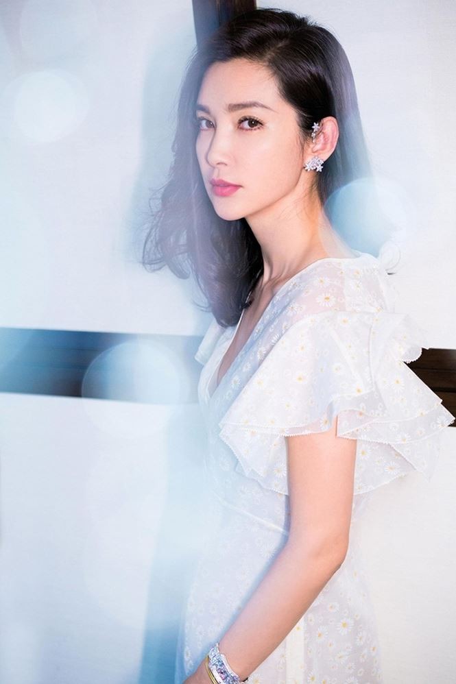 Sắc vóc quên tuổi của người đẹp U50 Lý Băng Băng ảnh 9