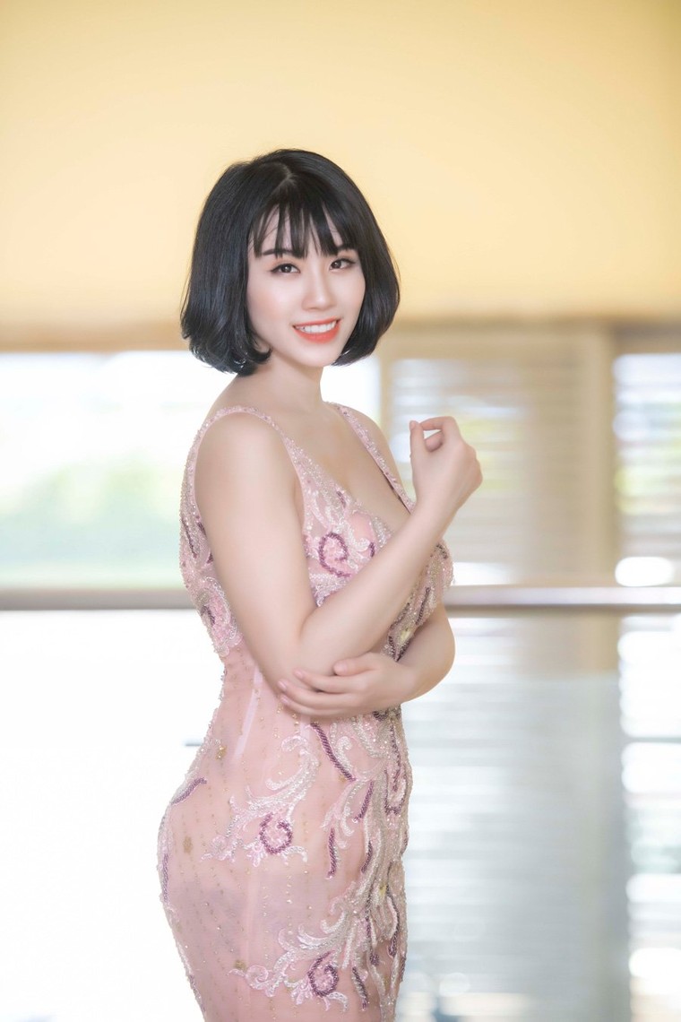 Loạt ảnh quá nóng bỏng của Linh Miu ảnh 10