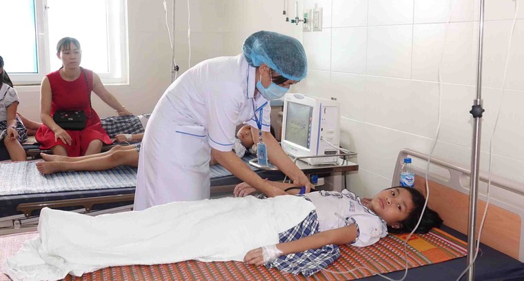 Hơn 40 học sinh ngộ độc nghi do uống trà sữa liên hoan cuối năm ảnh 2