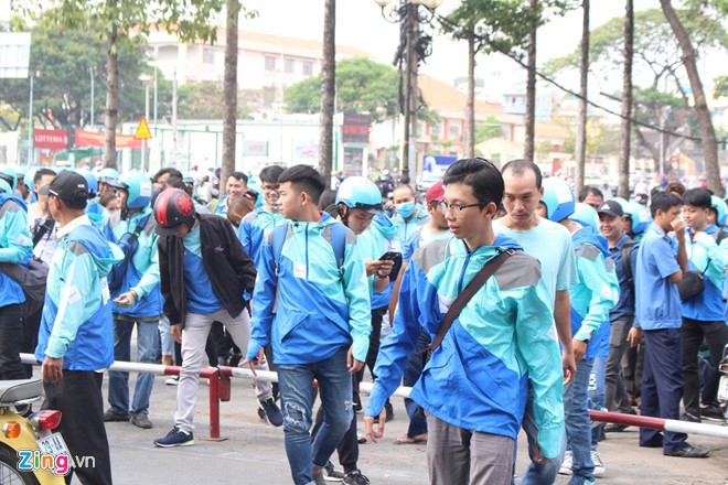 Thu nhập giảm, tài xế Grab người bỏ việc, người về taxi truyền thống ảnh 2