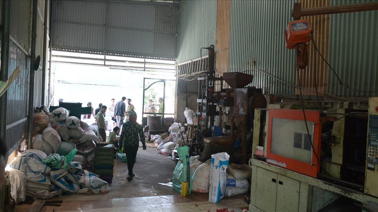 Hà Nội: Thu giữ, niêm phong hàng nghìn sản phẩm thanh kẹp giả mạo nhãn hiệu ảnh 2