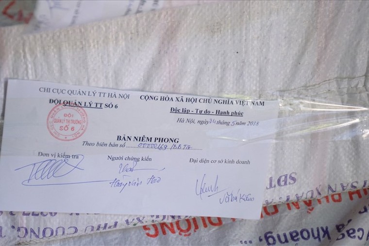 Hà Nội: Thu giữ, niêm phong hàng nghìn sản phẩm thanh kẹp giả mạo nhãn hiệu ảnh 8