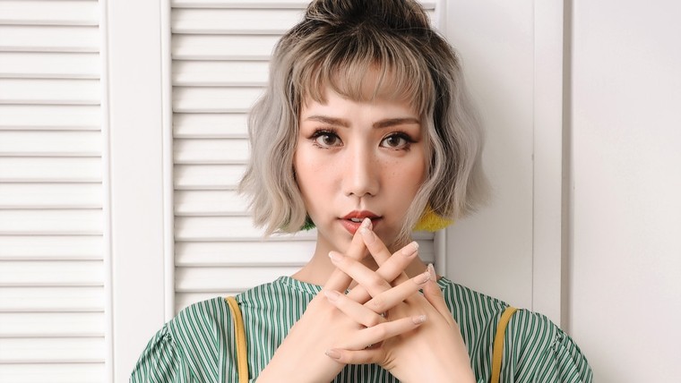 Trang điểm nữ tính, Sơn Tùng M-TP là nhân vật được chú ý nhất Internet ảnh 6