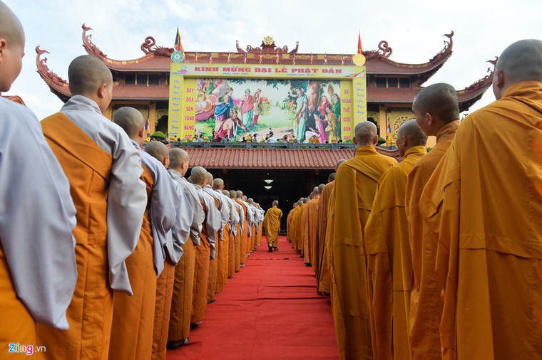 Phóng sinh ở Hà Nội, Sài Gòn, rước Phật tại Huế ngày Phật đản ảnh 6