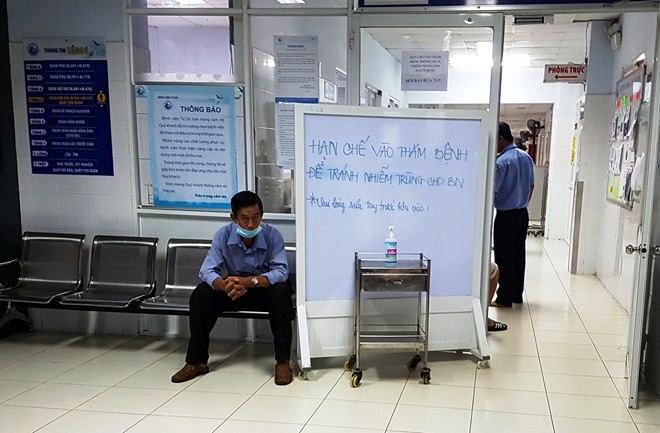 Bệnh viện Từ Dũ cách ly 80 người nghi mắc cúm, hoãn mổ 4 ngày ảnh 1