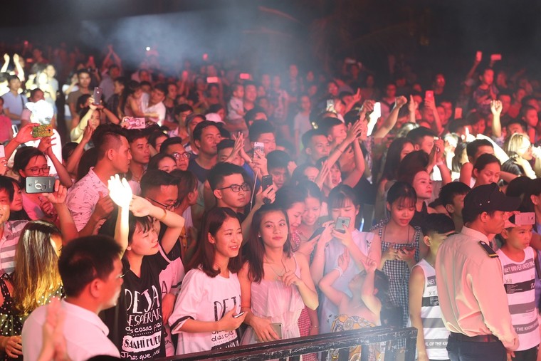  Đêm nhạc Light Music Party gây 'chấn động' FLC Sầm Sơn ảnh 1