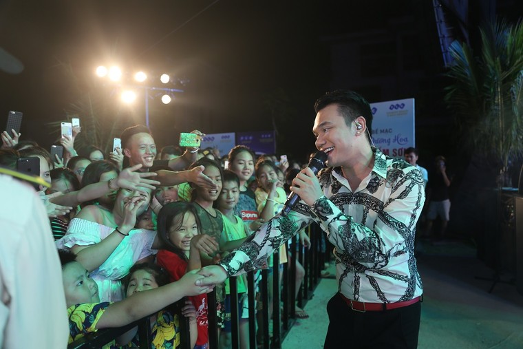  Đêm nhạc Light Music Party gây 'chấn động' FLC Sầm Sơn ảnh 5