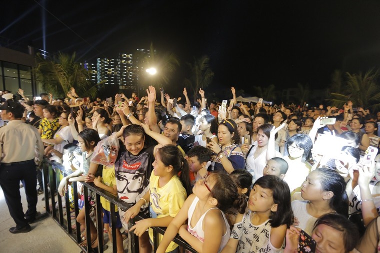  Đêm nhạc Light Music Party gây 'chấn động' FLC Sầm Sơn ảnh 8