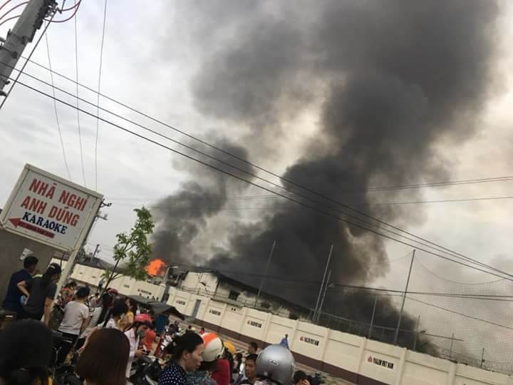 Phú Thọ: Cháy dữ dội ở khu công nghiệp Thụy Vân ảnh 3