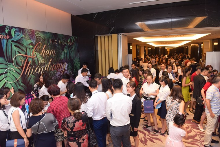 Thỏa mãn mọi giác quan với đêm nghệ thuật 'Chạm tới thiên đường' của FLC Holiday ảnh 1