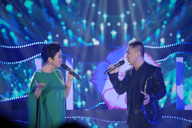 Thỏa mãn mọi giác quan với đêm nghệ thuật 'Chạm tới thiên đường' của FLC Holiday ảnh 8