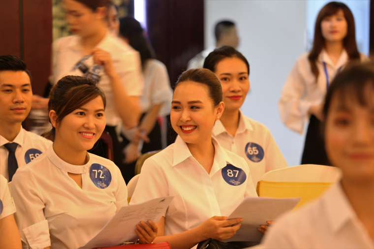 Hé lộ hình ảnh những tiếp viên đầu tiên của Bamboo Airways ảnh 1