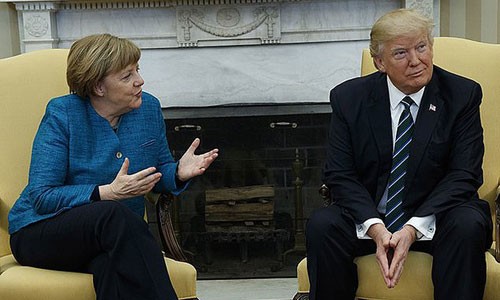 Nỗ lực lật đổ Merkel của những người ủng hộ Trump ảnh 1