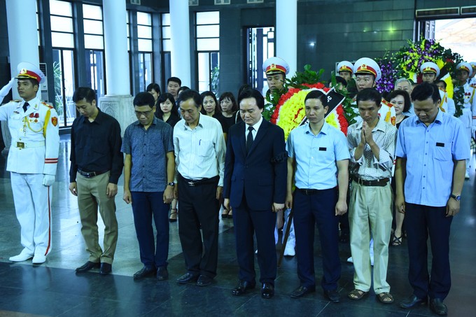 Hàng nghìn người tiễn đưa GS Phan Huy Lê ảnh 6