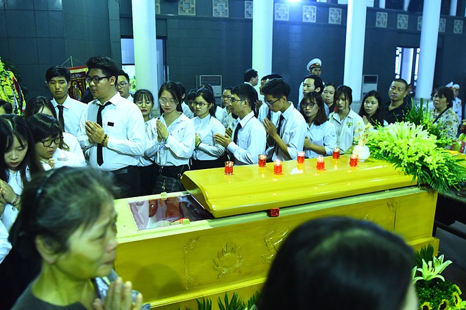 Hàng nghìn người tiễn đưa GS Phan Huy Lê ảnh 9